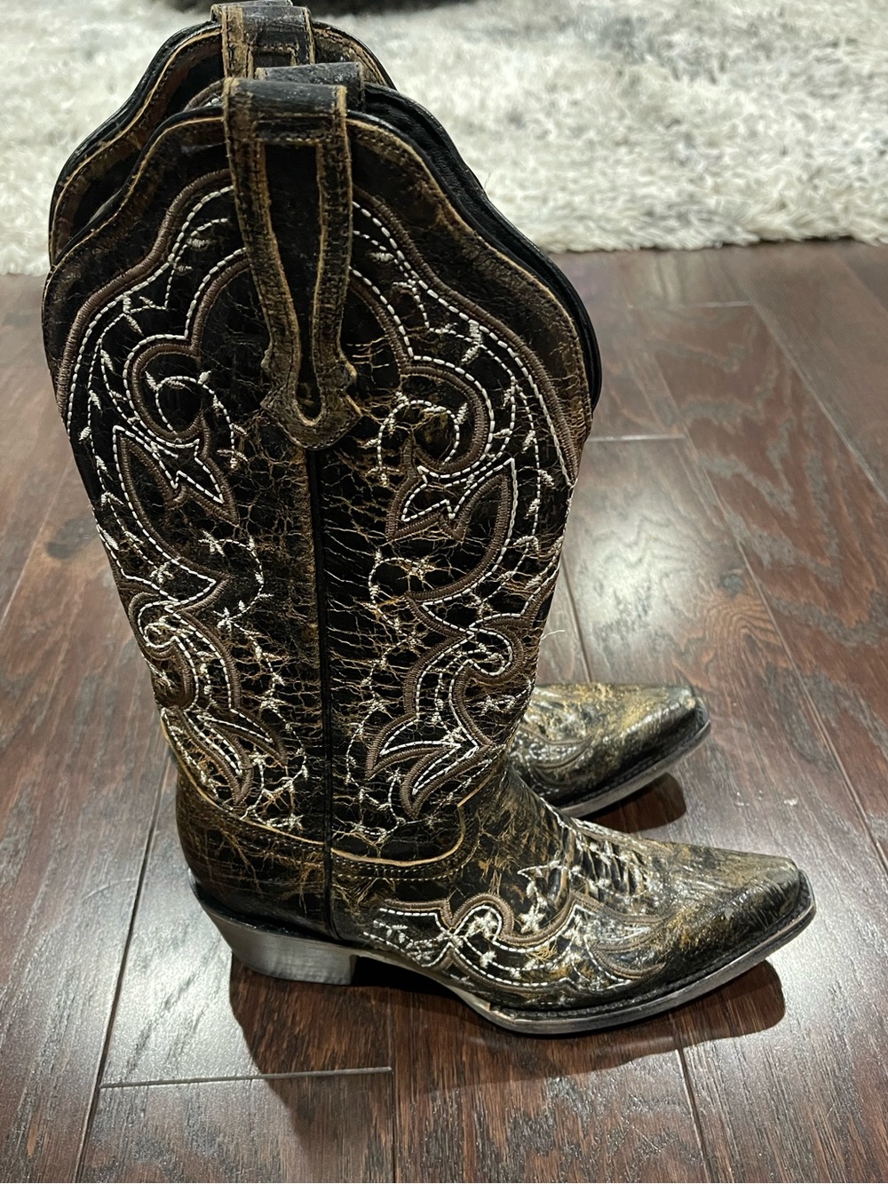 J.B Dillon Reserve Black Snip Toe Boot Women 8.5B Antique embroider Distress